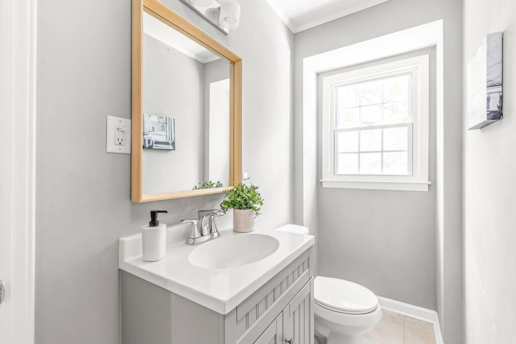 샬럿 Spotless 4Br Near Clt Uptown, Fast Wi-Fi 아파트 외부 사진